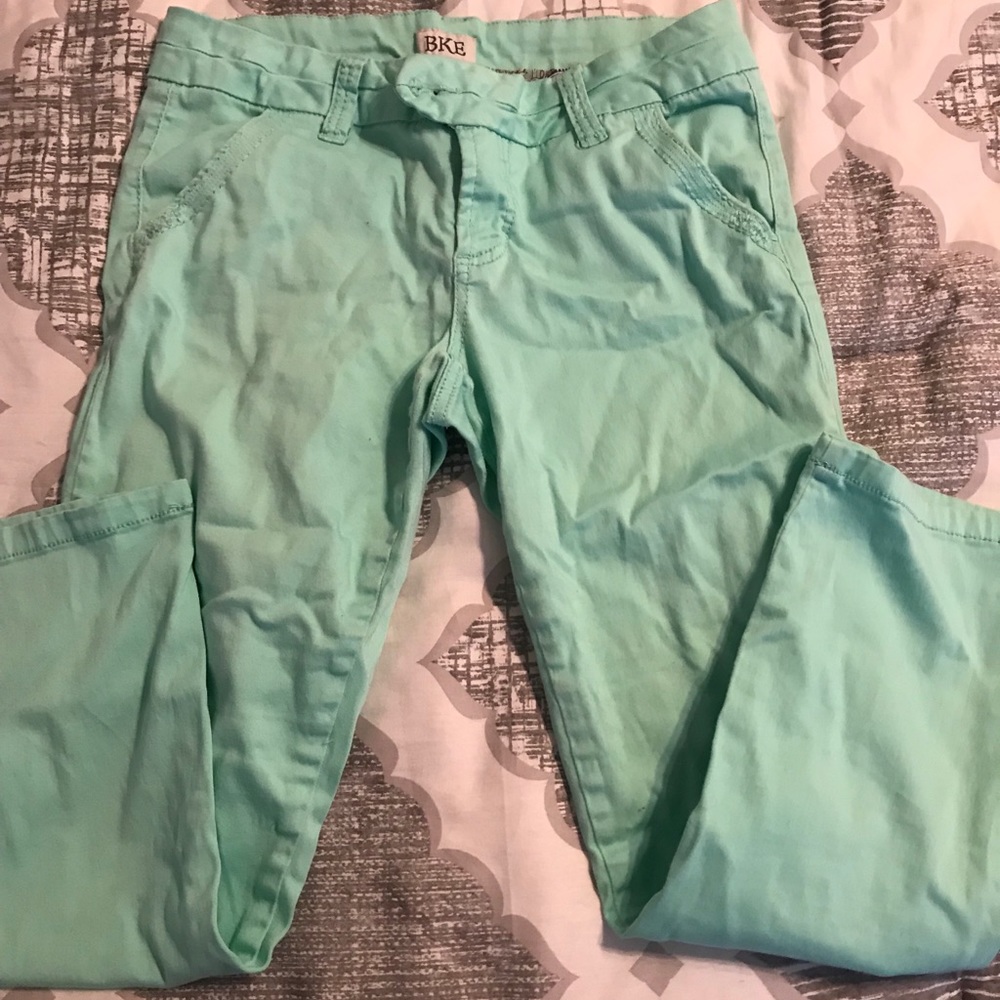 Bke colored capris.